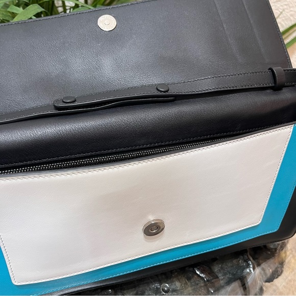 💥Vintage And RARE💥 Michael Kors Leather Flap Clutch/Handbag - Picture 6 of 14